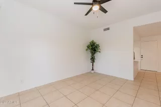 Photo #4: 6769368 Listing