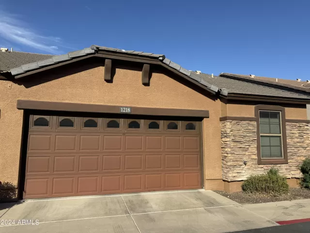 MLS: 6769448 Condo For Sale