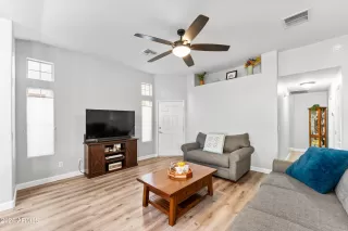 Photo #3: 6769448 Listing