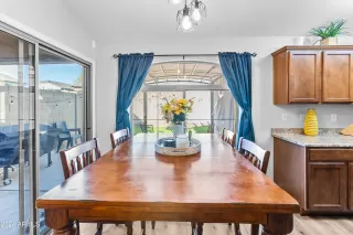 Photo #6: 6769448 Listing