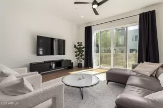 Photo #4: 6769530 Listing 