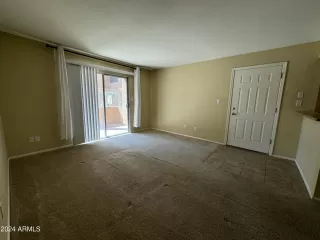 Photo #5: 6769601 Listing 