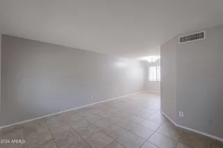 Photo #6: 6769667 Listing