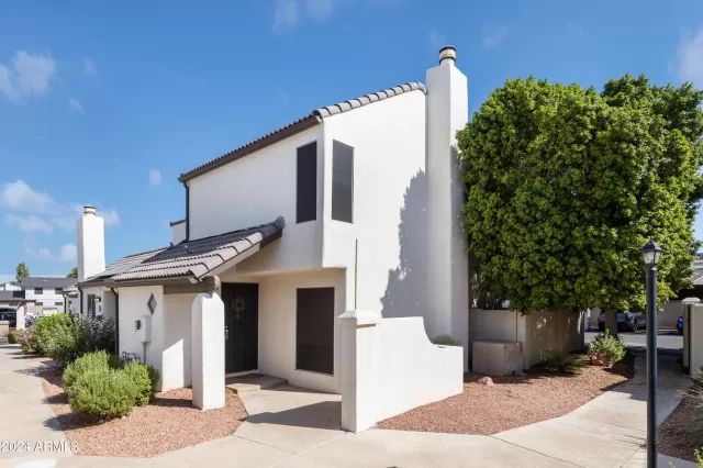 MLS: 6769761 Condo For Sale