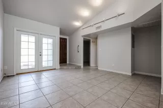 Photo #4: 6769767 Listing