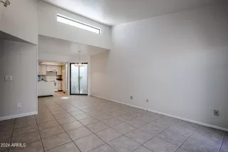 Photo #5: 6769767 Listing