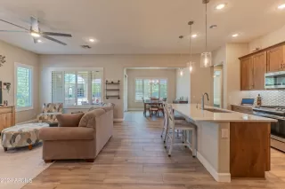 Photo #4: 6769784 Listing