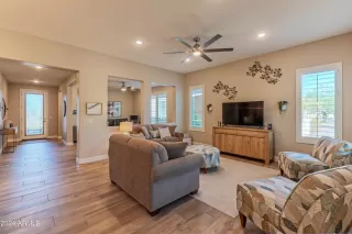 Photo #5: 6769784 Listing