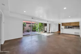 Photo #1: 6769789 Listing