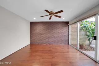 Photo #5: 6769789 Listing