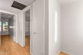 Photo #6: 6769975 Listing 