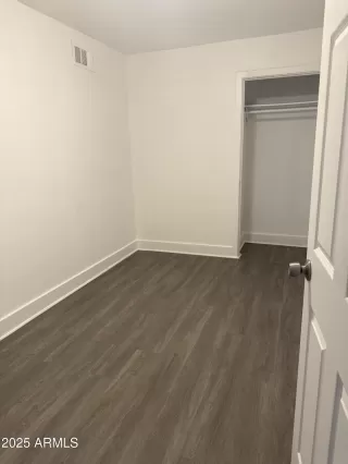 Photo #5: 6770148 Listing