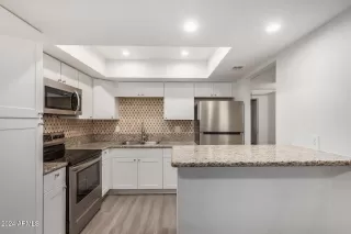 Photo #4: 6770154 Listing