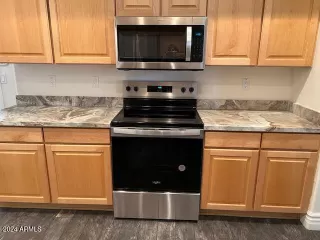 Photo #5: 6770291 Listing