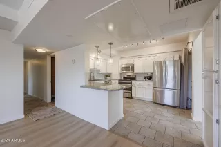 Photo #6: 6770693 Listing 