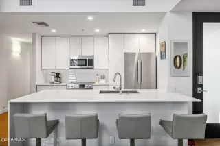 Photo #4: 6770698 Listing