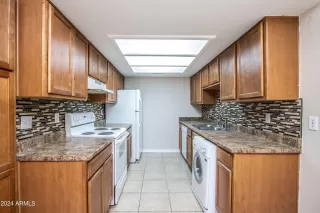 Photo #6: 6770704 Listing