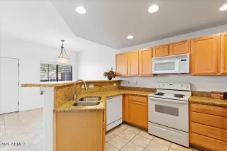 Photo #3: 6770965 Listing 
