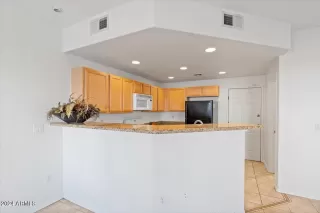 Photo #5: 6770965 Listing 