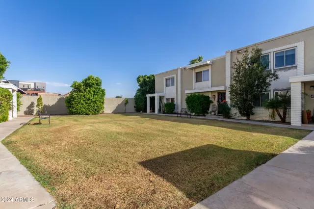 MLS: 6771084 Condo For Sale