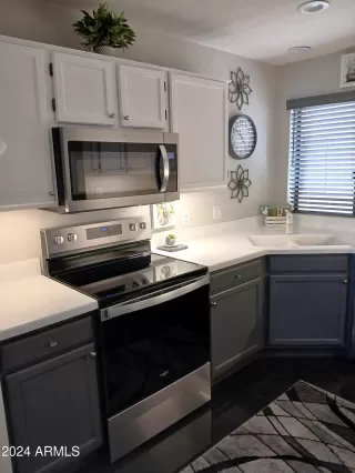 Photo #2: 6771156 Listing