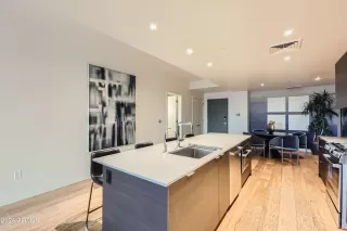 Photo #6: 6771475 Listing