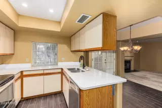 Photo #5: 6771822 Listing