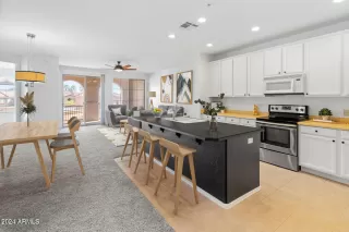 Photo #5: 6771825 Listing