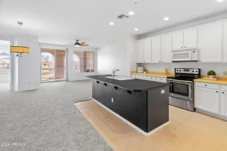 Photo #6: 6771825 Listing