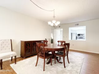 Photo #6: 6772167 Listing