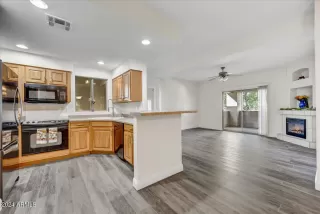 Photo #5: 6772192 Listing