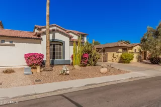 Photo #6: 6772201 Listing