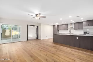 Photo #3: 6772227 Listing