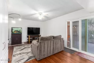 Photo #4: 6772344 Listing