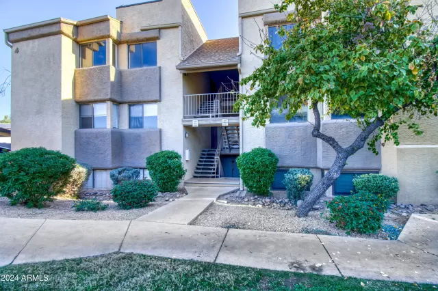 MLS: 6772513 Condo For Sale