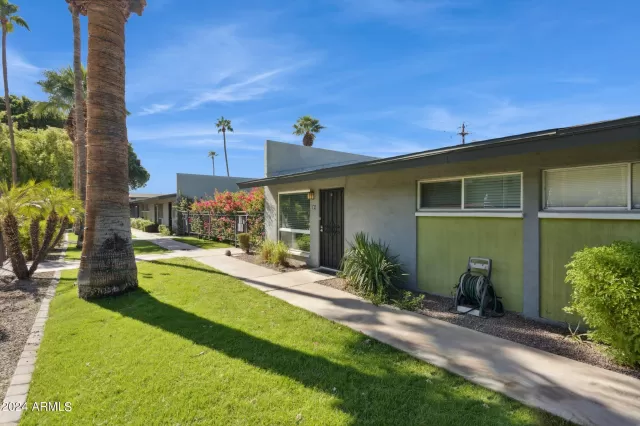 MLS: 6772542 Condo For Sale