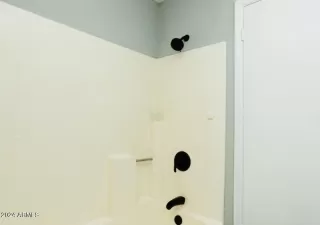 Photo #4: 6772616 Listing