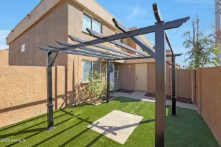 Photo #4: 6772759 Listing