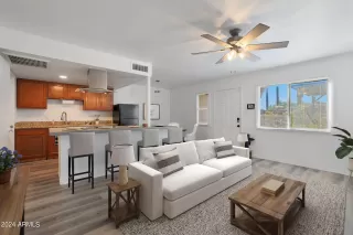 Photo #5: 6772759 Listing