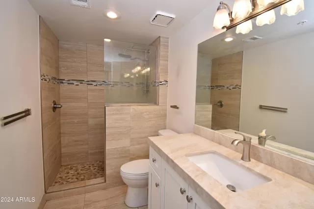 MLS: 6772801 Condo For Sale