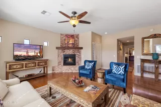 Photo #4: 6772852 Listing