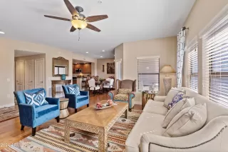 Photo #5: 6772852 Listing