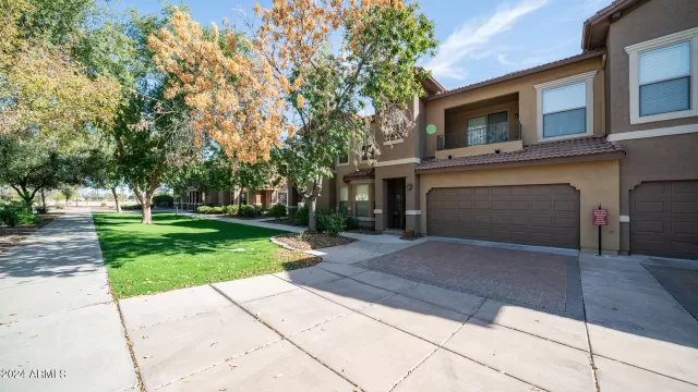 MLS: 6772916 Condo For Sale