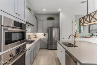 Photo #2: 6772932 Listing