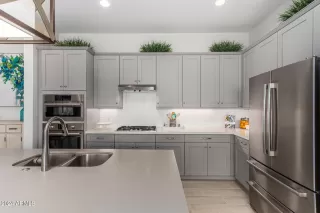 Photo #4: 6772932 Listing