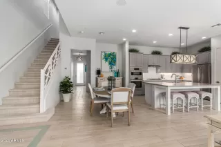 Photo #5: 6772932 Listing