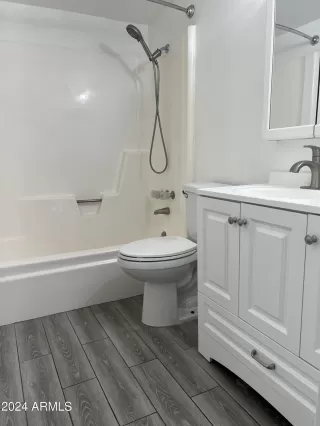 Photo #5: 6773119 Listing