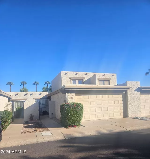 MLS: 6773643 Condo For Sale