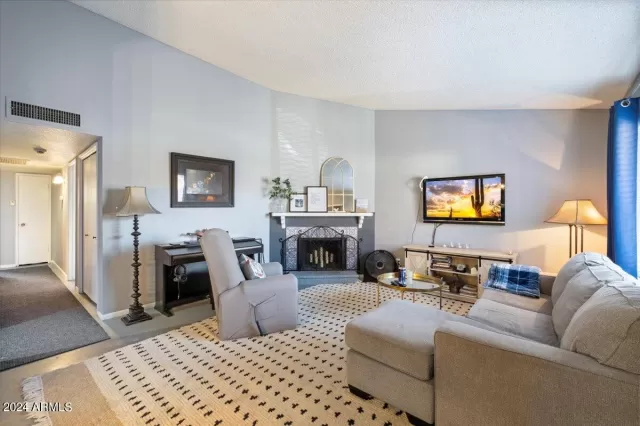 MLS: 6773687 Condo For Sale