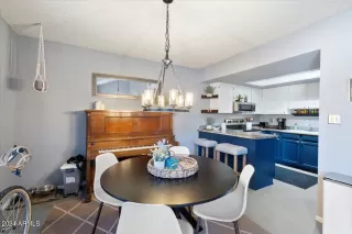 Photo #6: 6773687 Listing